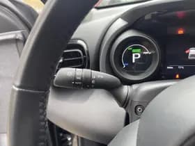 Toyota Yaris thumbnail 14