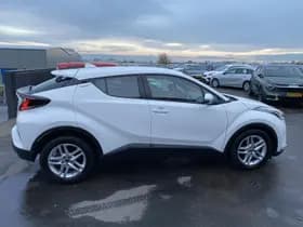 Toyota C-hr thumbnail 10