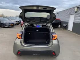 Toyota Yaris thumbnail 12