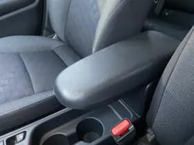 Toyota Yaris thumbnail 38