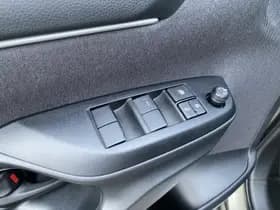 Toyota Yaris thumbnail 41