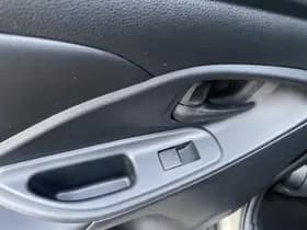 Toyota Yaris thumbnail 42