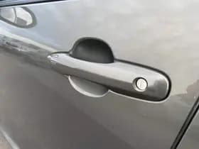 Toyota Yaris thumbnail 64