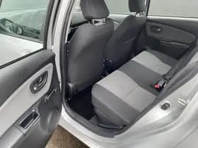 Toyota Yaris thumbnail 42