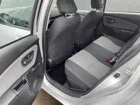 Toyota Yaris thumbnail 91