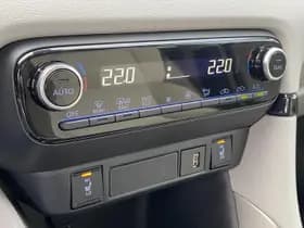 Toyota Yaris thumbnail 37