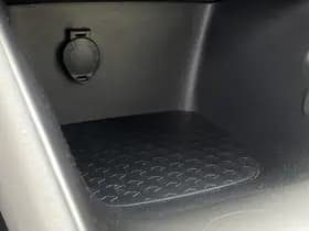 Toyota Yaris thumbnail 38