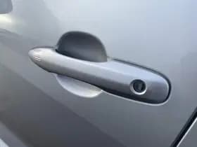 Toyota Yaris thumbnail 74