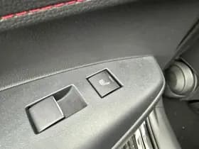 Toyota Corolla-touring-sports thumbnail 25