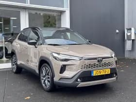 Toyota Corolla-cross thumbnail 4