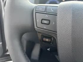 Toyota C-hr thumbnail 12