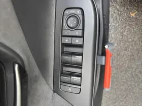 Toyota C-hr thumbnail 40