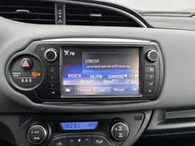 Toyota Yaris thumbnail 14