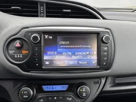 Toyota Yaris thumbnail 48