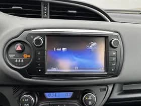 Toyota Yaris thumbnail 9