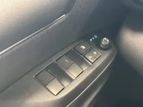 Toyota Yaris thumbnail 30