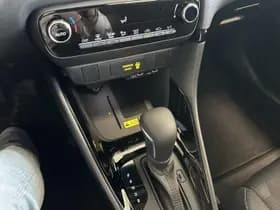 Toyota Yaris thumbnail 13