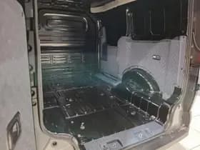 Kia Pv5 thumbnail 29