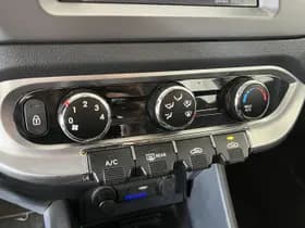 Kia Rio thumbnail 18