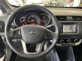 Kia Rio thumbnail 5