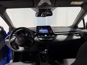 Toyota C-hr thumbnail 5