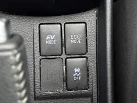 Toyota Yaris thumbnail 60