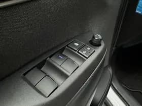 Toyota Yaris-cross thumbnail 3