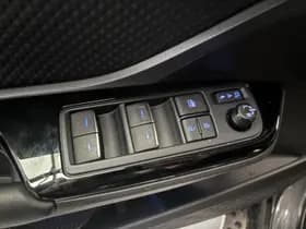Toyota C-hr thumbnail 11