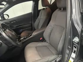 Toyota C-hr thumbnail 3
