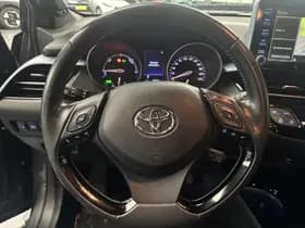 Toyota C-hr thumbnail 5