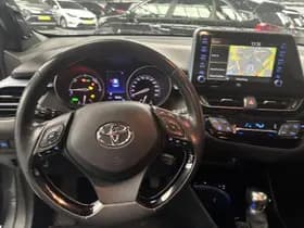 Toyota C-hr thumbnail 6