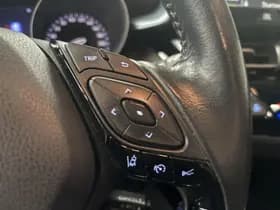 Toyota C-hr thumbnail 9