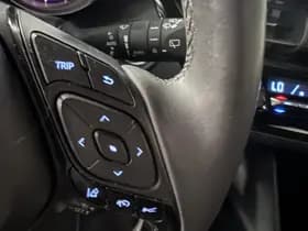 Toyota C-hr thumbnail 11