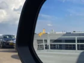 Toyota Corolla-cross thumbnail 5