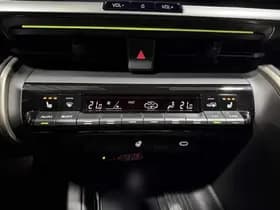 Toyota C-hr thumbnail 56