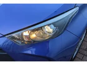 Toyota Yaris thumbnail 11