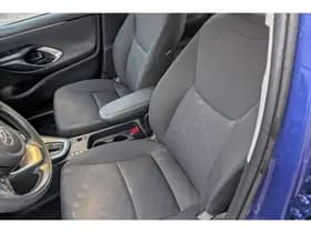 Toyota Yaris thumbnail 45