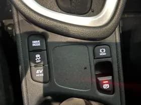 Toyota Yaris thumbnail 18