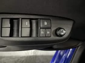 Toyota Yaris thumbnail 30