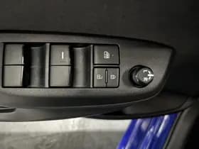 Toyota Yaris thumbnail 4