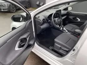 Toyota Yaris thumbnail 14