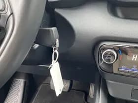 Toyota Yaris thumbnail 33