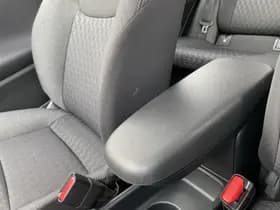 Toyota Yaris thumbnail 40