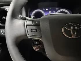 Toyota C-hr thumbnail 12