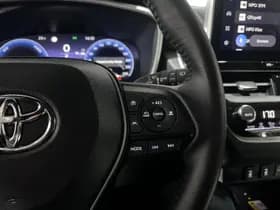 Toyota Corolla-cross thumbnail 16