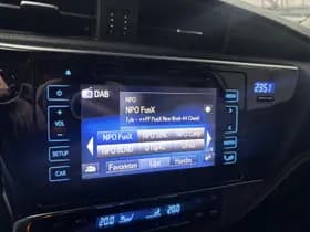 Toyota Auris thumbnail 14