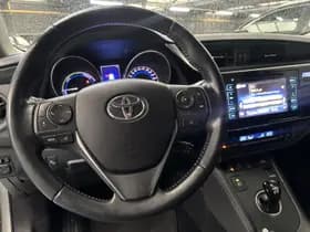 Toyota Auris thumbnail 5
