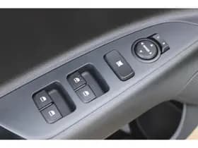 Kia Stonic thumbnail 16