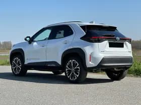 Toyota Yaris-cross thumbnail 3