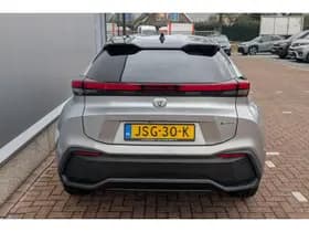 Toyota C-hr thumbnail 3